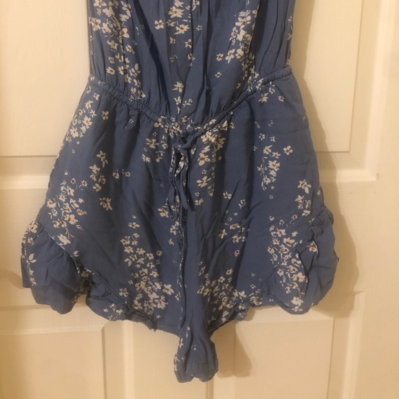 L.A hearts Floral romper - Picture 2 of 3